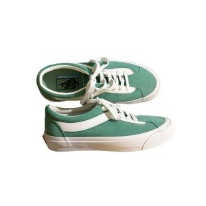 Vand Bold Ni Suede - Green Spruce in size 7 mens, 8.5 womens